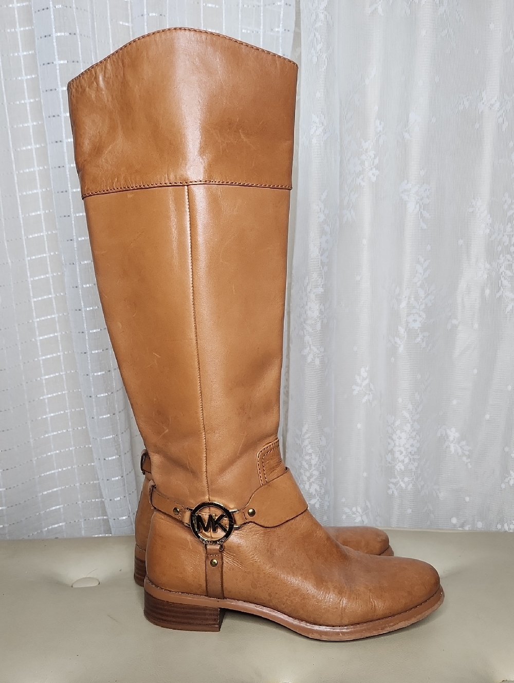Michael Kors Fulton Harness tan leather riding knee boots with a gold logo Sz6.5